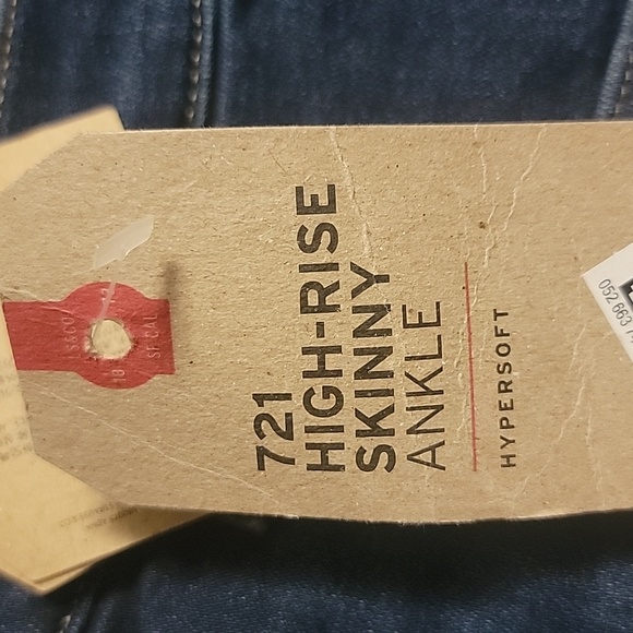 Levis women's plus size high rise 721 - Picture 3 of 4